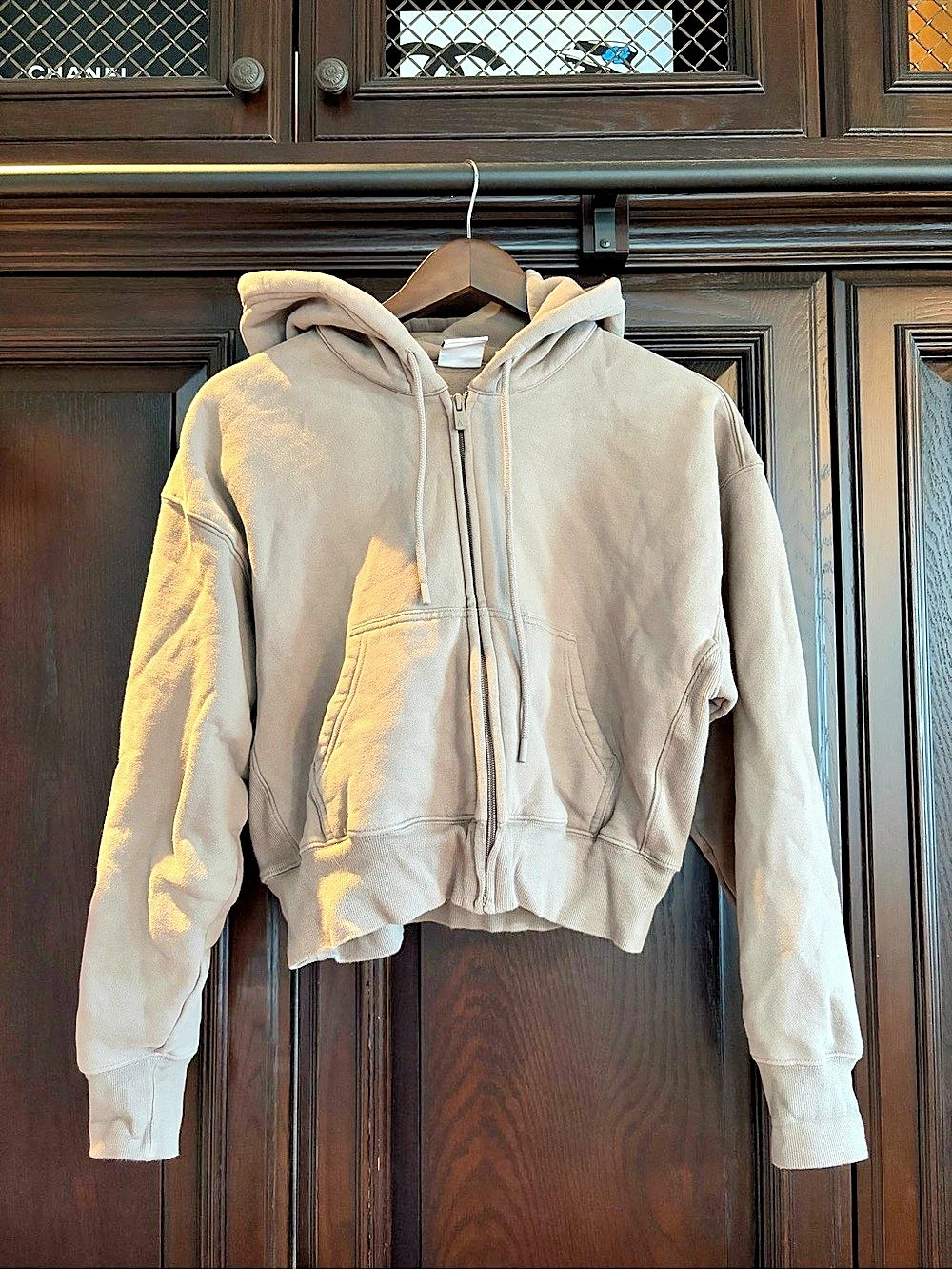 Aritzia zip up